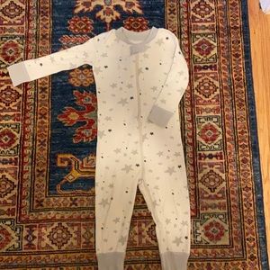 Hanna Andersson (moon and back) zip up pajamas 2T